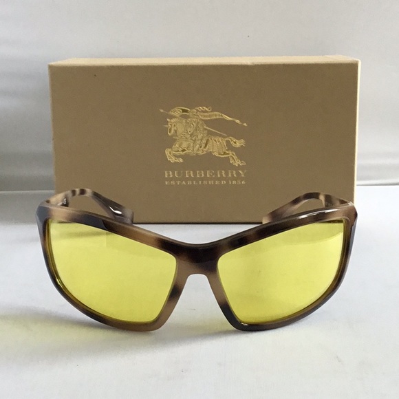 BURBERRY SUNGLASSES FOR WOMEN. - Picture 2 of 11